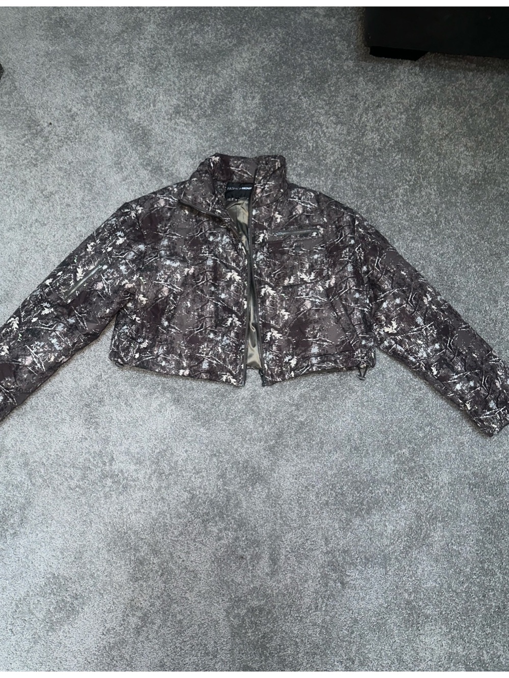 Cropped Printed Puffer Jacket - Brown/Gray